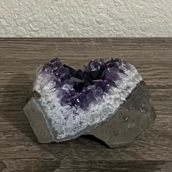 🖤 Grade A Uruguayan Standing Amethyst Crystal Quartz 2.5”by 2.5” - Picture 5 of 13